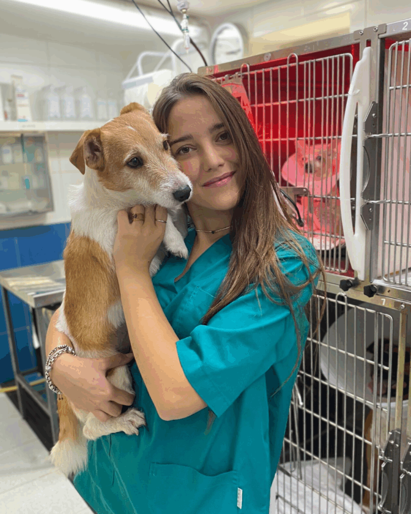 Dott.ssa Giuliana Testa Dott.ssa Giuliana Testa, Medico Veterinario del Vet Village a Napoli