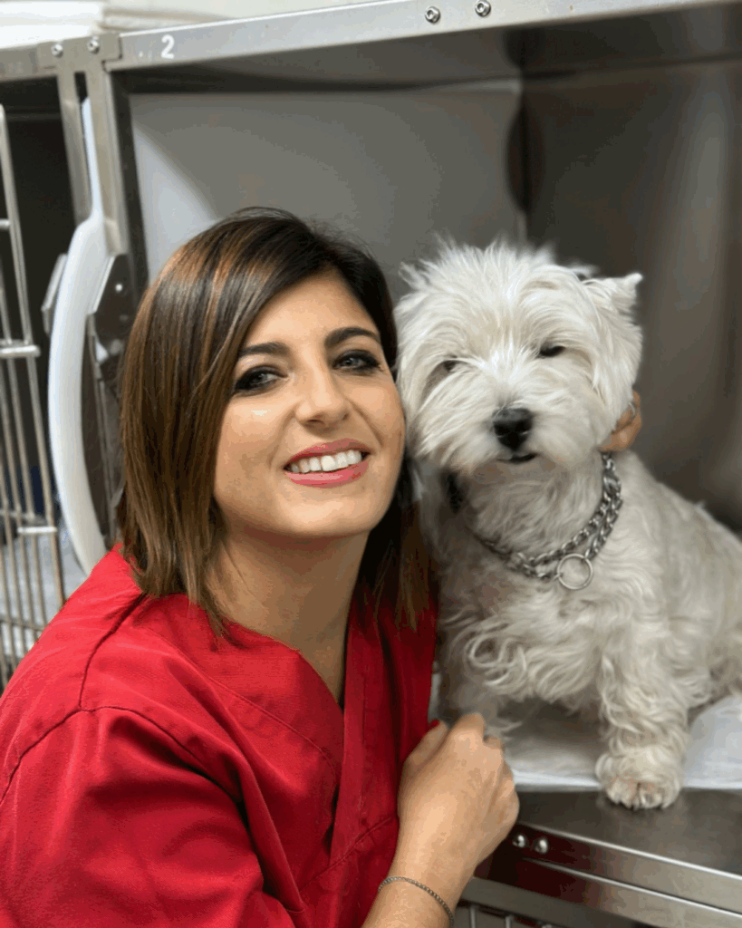 Dott.ssa Mariangela Schioppi Dott.ssa Mariangela Schioppi, Tecnico Veterinario del Vet Village a Napoli